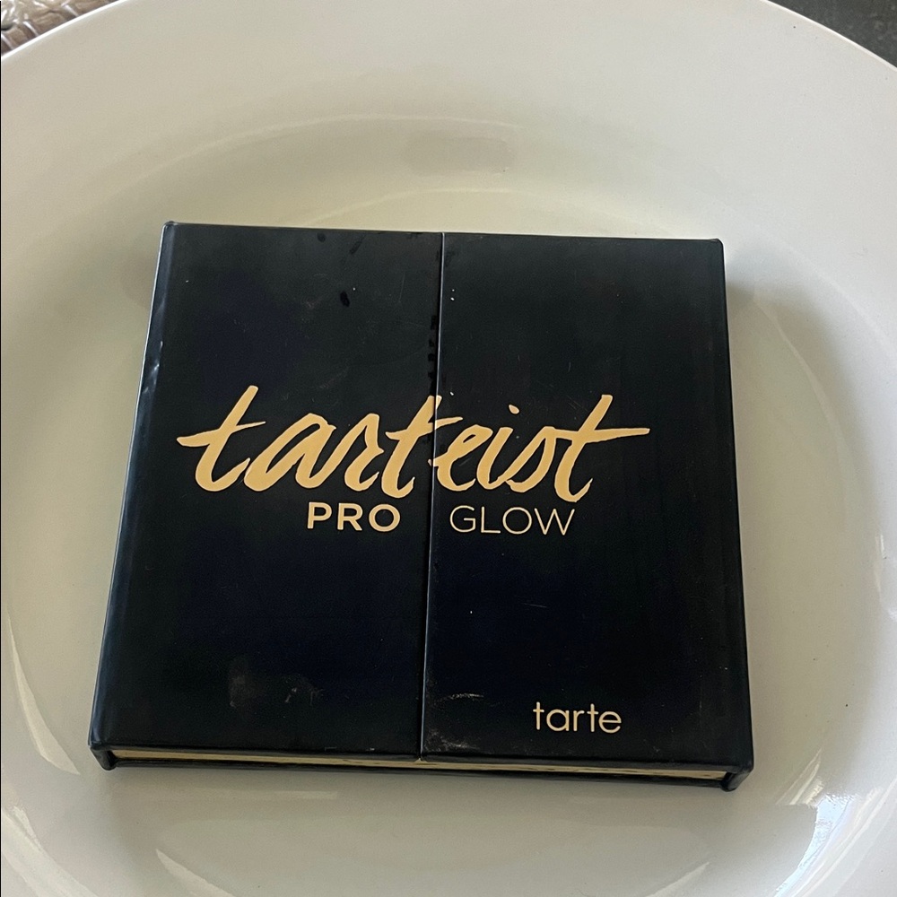 EUC Tarte Tarteist Pro Glow Highlight & Contour palette glow shimmer